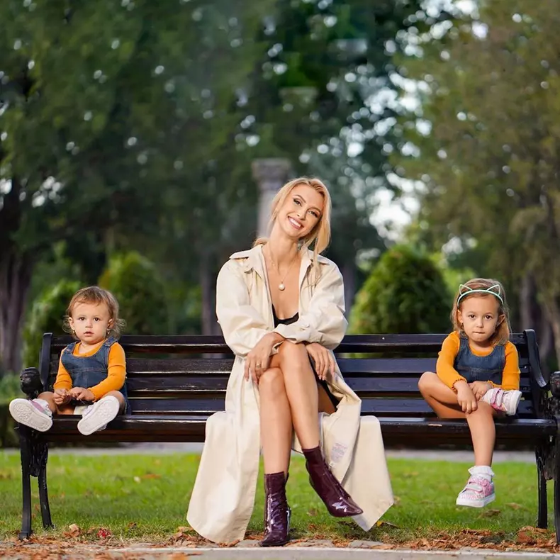 Andreea Bălan și fiicele ei