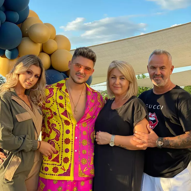 Michi, Claudia, Mario și Raluca Gălățanu