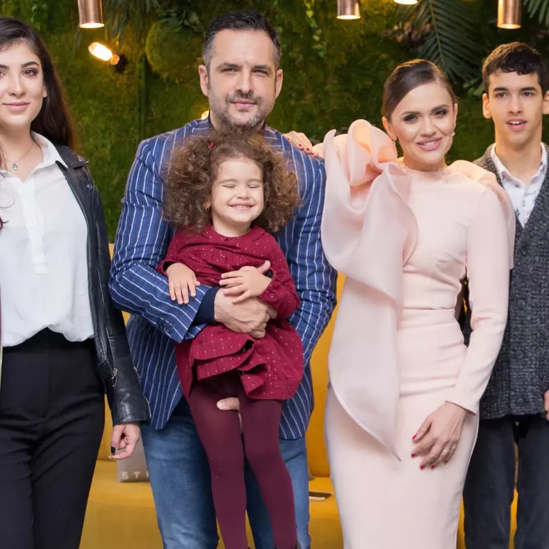 Mădălin Ionescu, Cristina Șișcanu, Ștefania, Filip și Petra