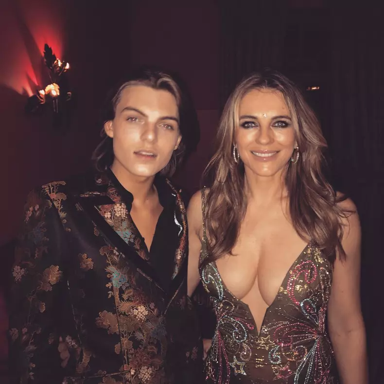 Elizabeth Hurley și fiul ei Damian