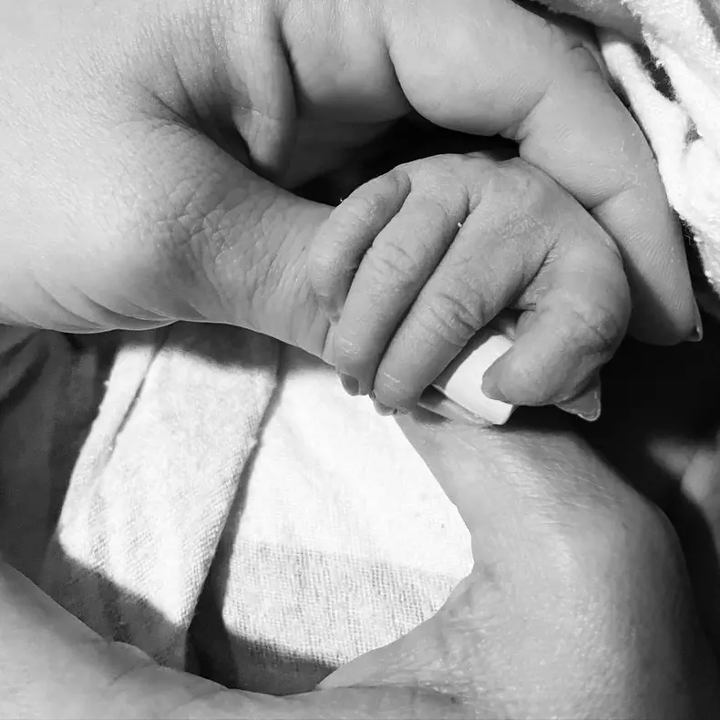 Ashley Tisdale și fiica ei Jupiter Iris French