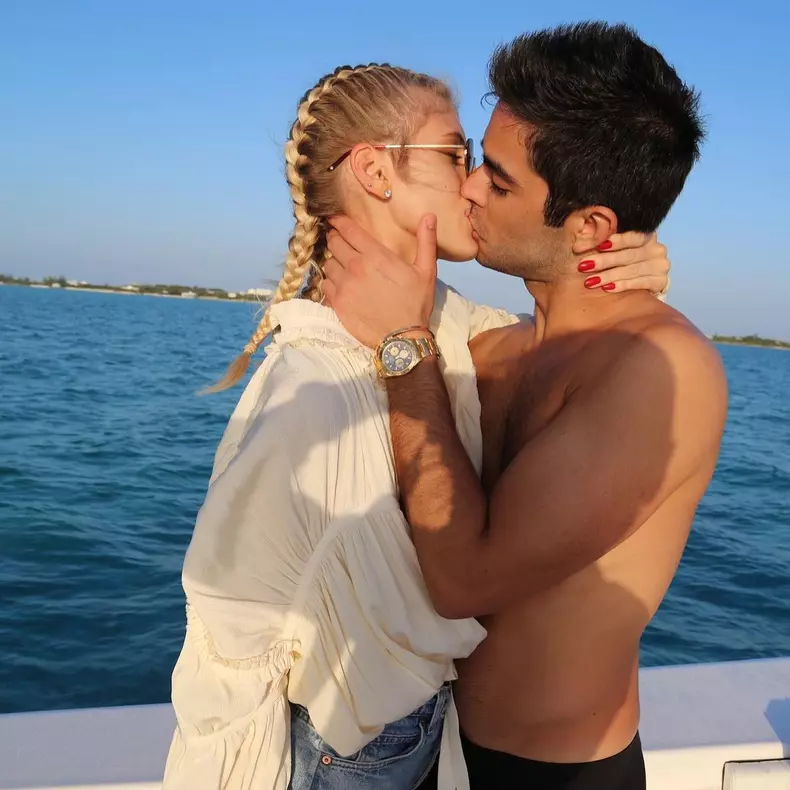 Devon Windsor și Johnny Dex Barbara