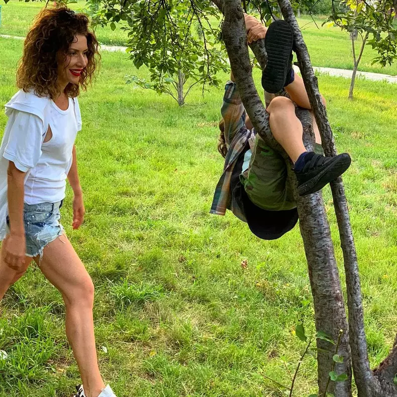 Carmen Brumă și fiul ei Vlad