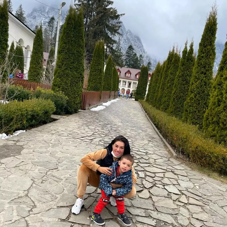 Elena Ionescu și fiul ei Răzvan Andrei