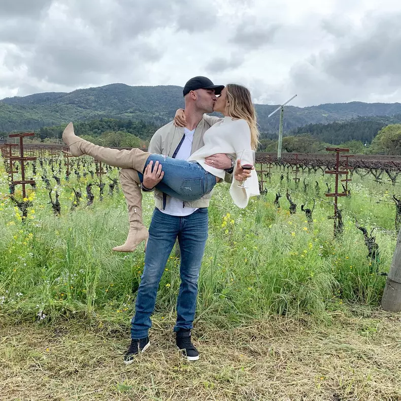 jana kramer mike caussin sarut