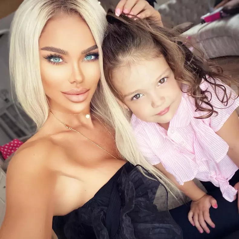Bianca Drăgușanu și fiica ei, Sofia Natalia