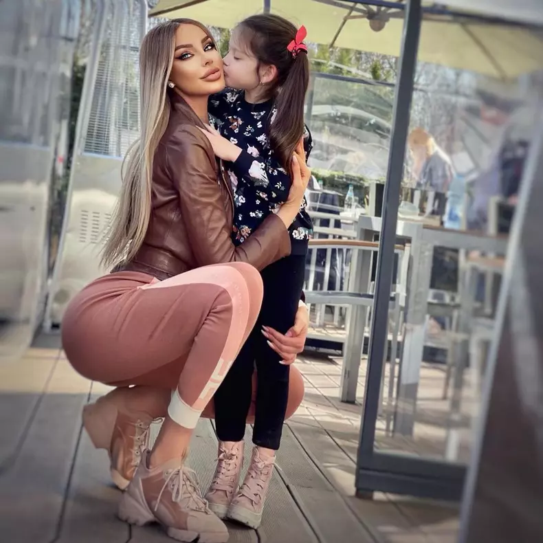 Bianca Drăgușanu și fiica ei, Sofia Natalia