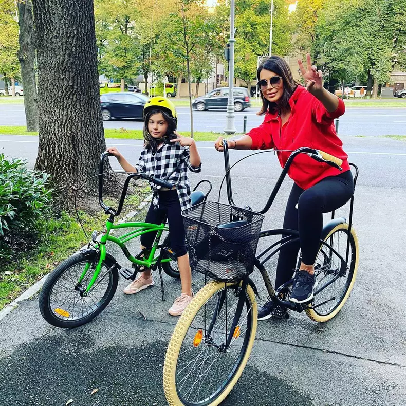 Simona Pătruleasa și fiica ei, Ingrid