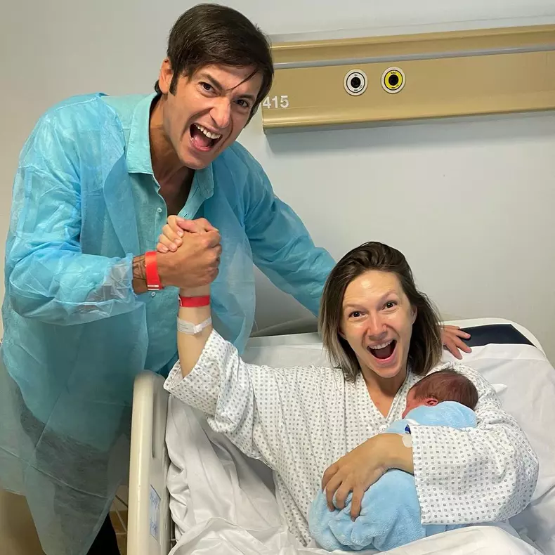 Adela Popescu, Radu Vâlcan și fiul lor nou născut
