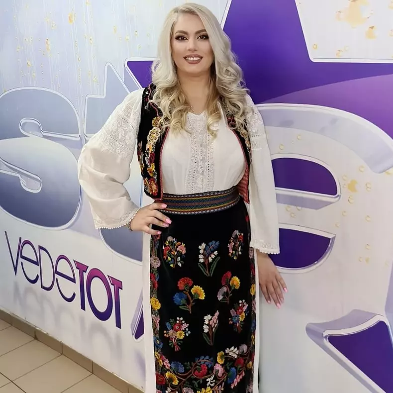 Ornela Pasăre