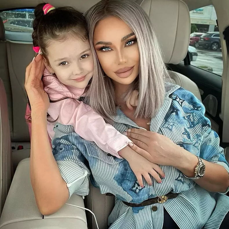 Bianca Drăgușanu fiica Sofia Natalia Disneyland