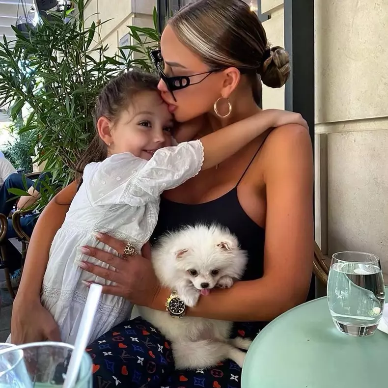 Bianca Drăgușanu fiica Sofia Natalia Disneyland