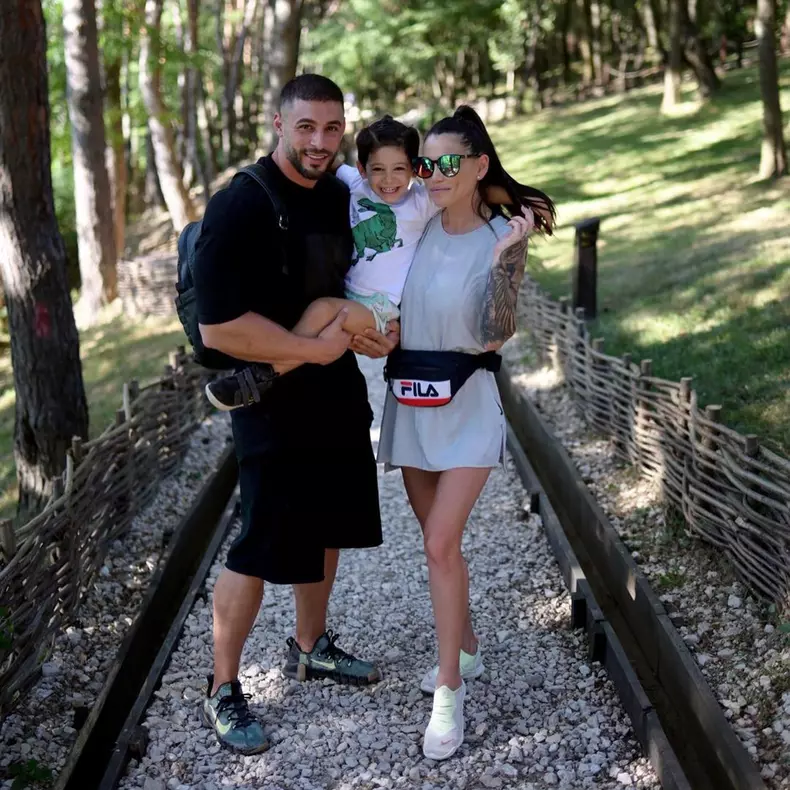 Roxana Vancea soț Dragoș Paiu fiu Milan