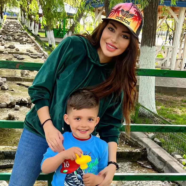 Elena Ionescu copil fiu