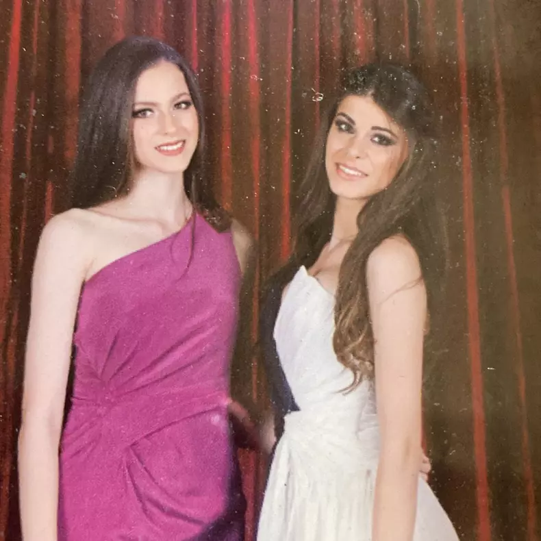 Gloria și Rebeca, fetele Ritei Mureșan. Sursă foto: Arhivă personală