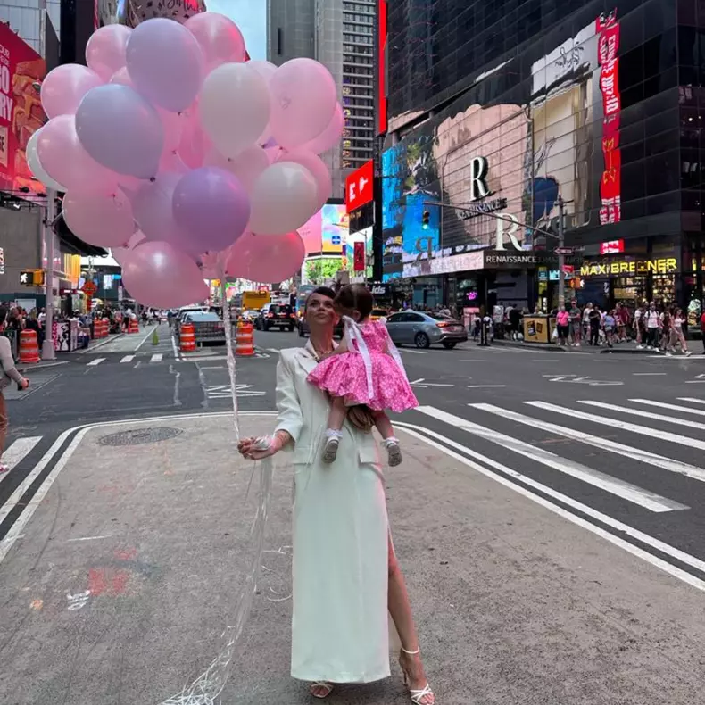 Denisa de ziua ei, în New York. Sursă foto: Arhivă personală