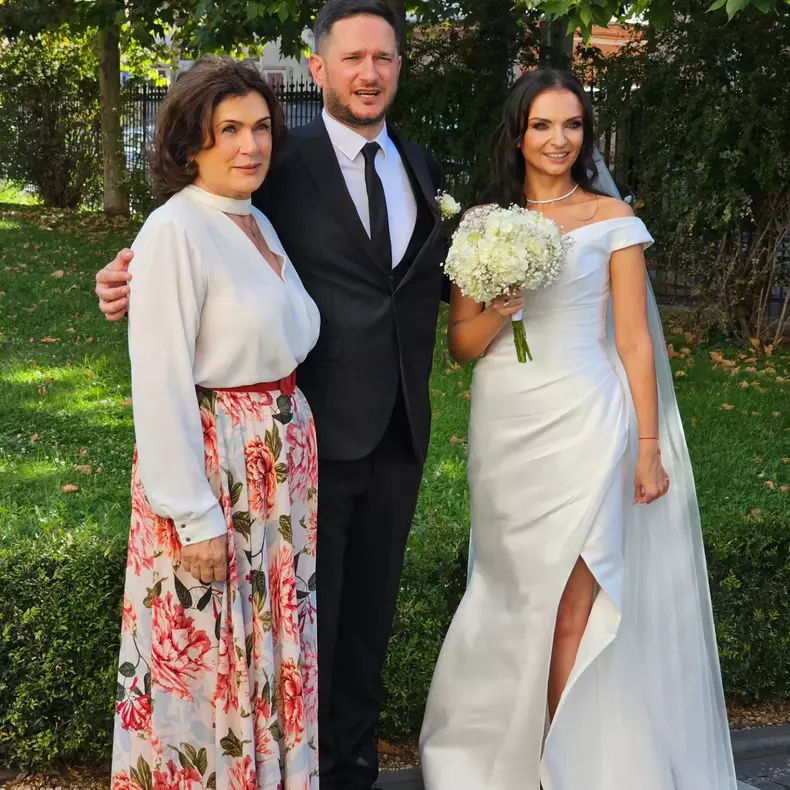 fratele si mama monicai barladeanu