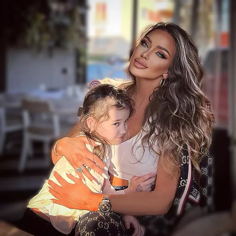 Bianca Drăgușanu fiica Sofia Natalia