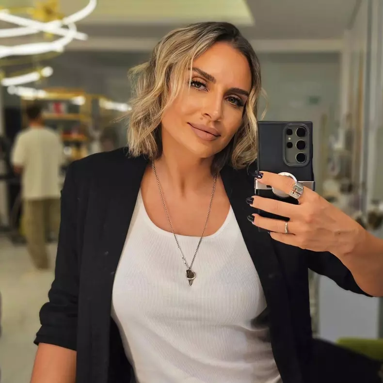 Adina Halas Instagram