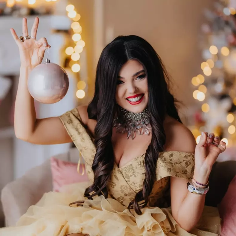 Paula Seling este născută într-o zi sfântă, Elena. Sursă foto: Arhivă personală
