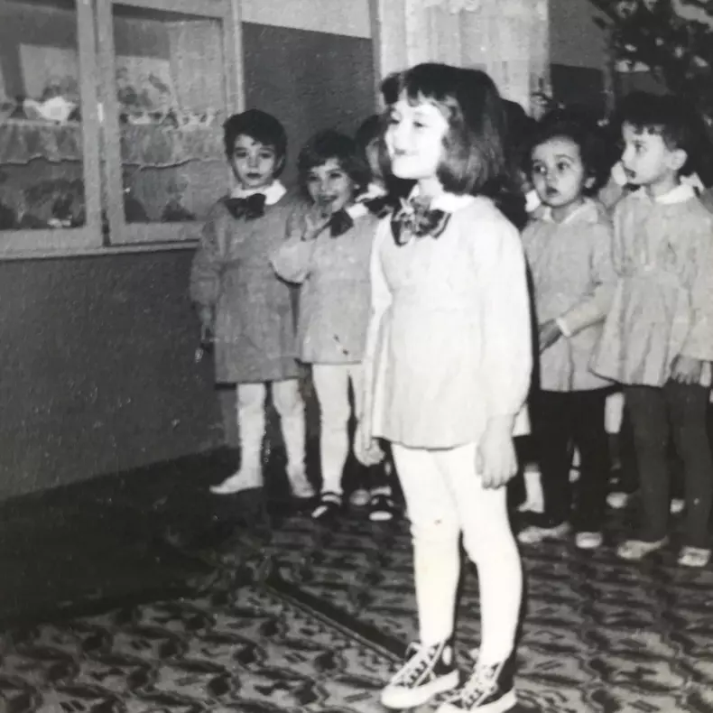 Simona Mihăescu în copilărie. Sursă foto: Arhivă personală