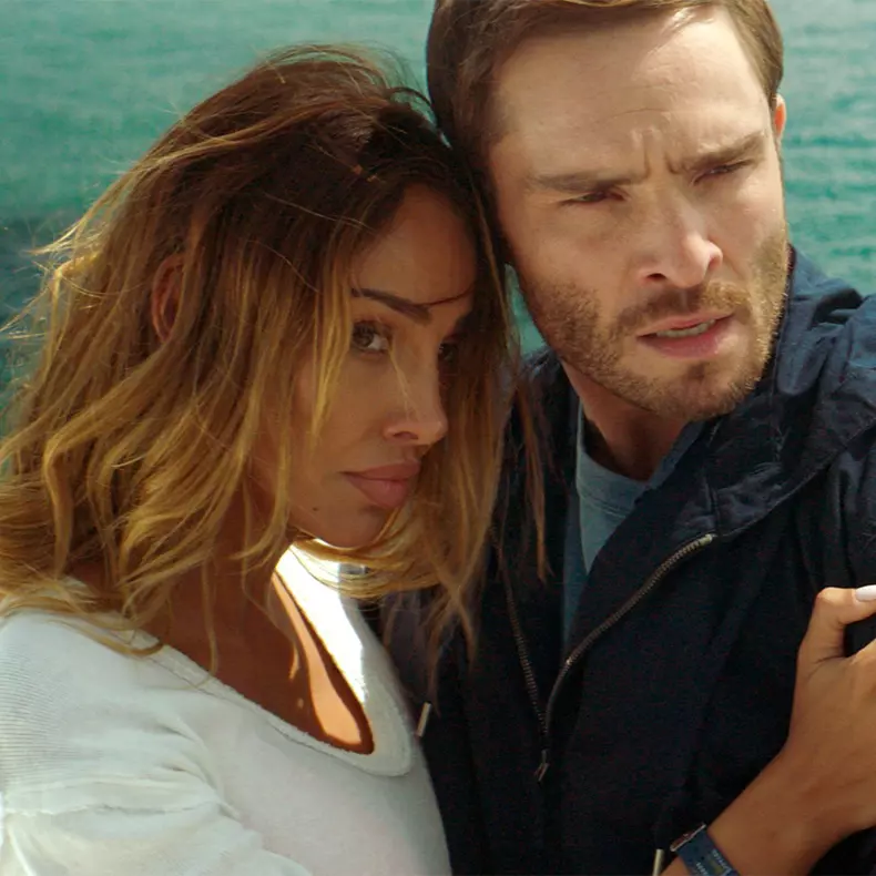 Mădălina Ghenea la filmările „Deep Fear”