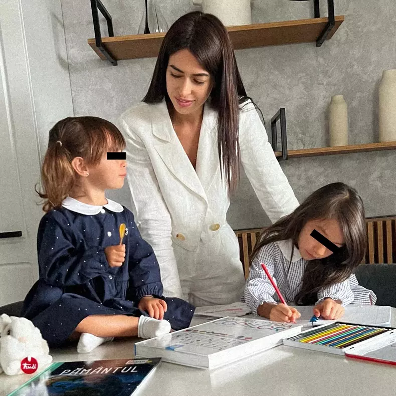 Diana Bart și fetițele ei, Maira și Amina