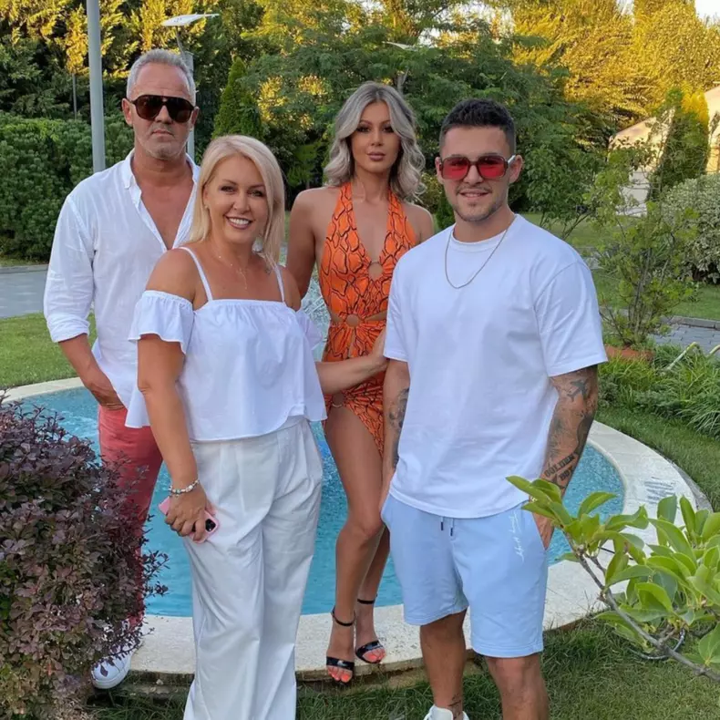Mario Fresh alături de familie. Sursă foto_ Arhivă personală
