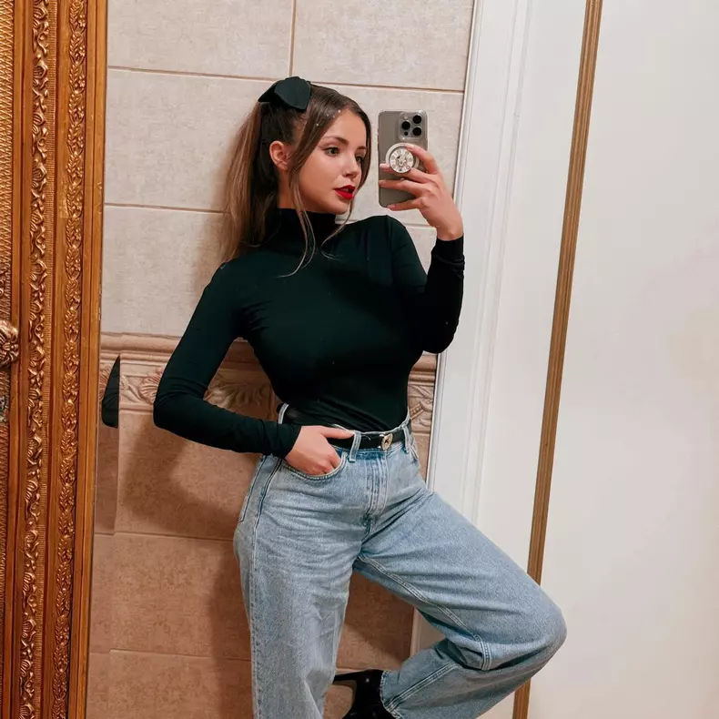 Ramona Dumitrescu selfie Instagram