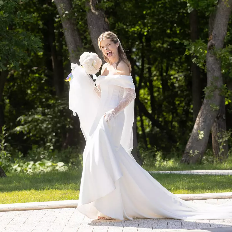 roxana-hulpe-de-la-pro-tv-si-bogdan-radulescu-co-fondatorul-festivalului-untold-s-au-casatorit-religios-pe-1-iunie-2024-2