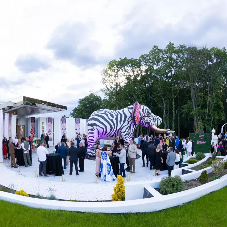 roxana-hulpe-de-la-pro-tv-si-bogdan-radulescu-co-fondatorul-festivalului-untold-s-au-casatorit-religios-pe-1-iunie-2024-5-1