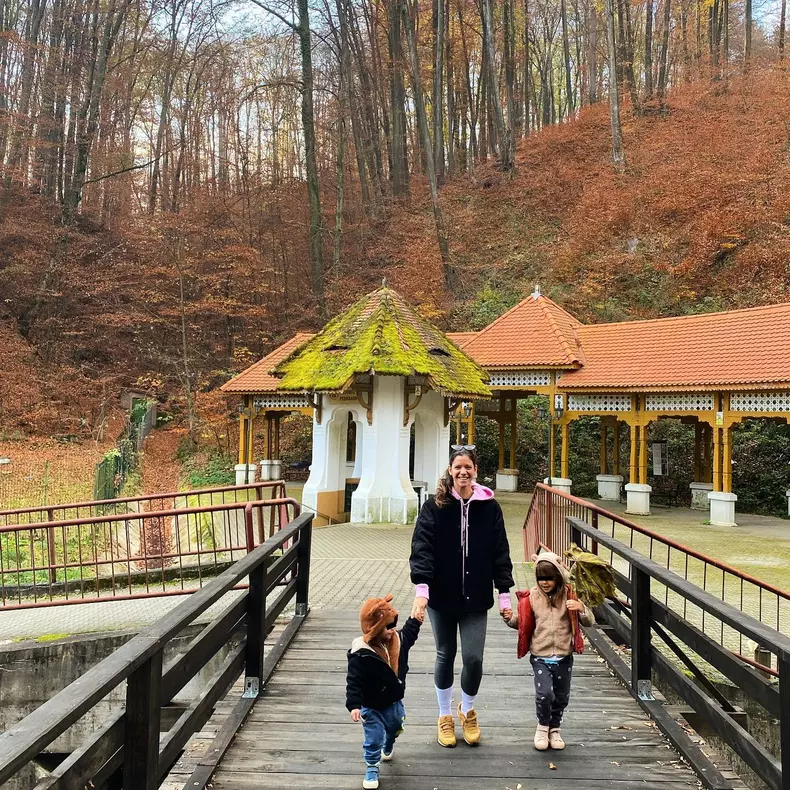 Actrița Ada Condeescu și copiii ei, Ecaterina și Alexei