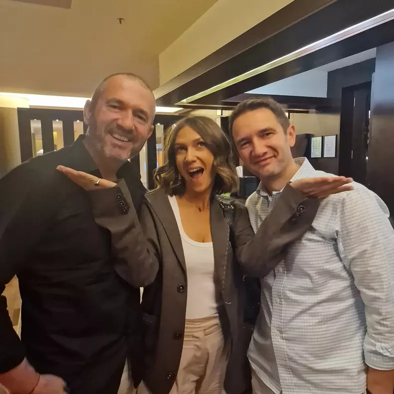 Adela Popescu și frații ei mai mari, Călin Popescu și Bogdan Popescu