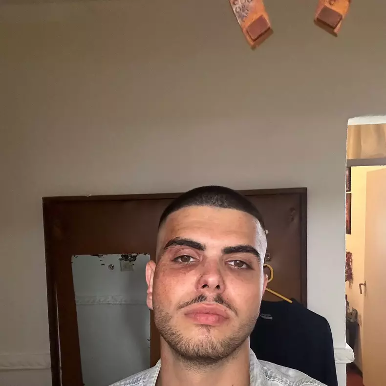 Andrei Bănuță îl joacă pe Denis în serialul „Groapa” de la Pro TV