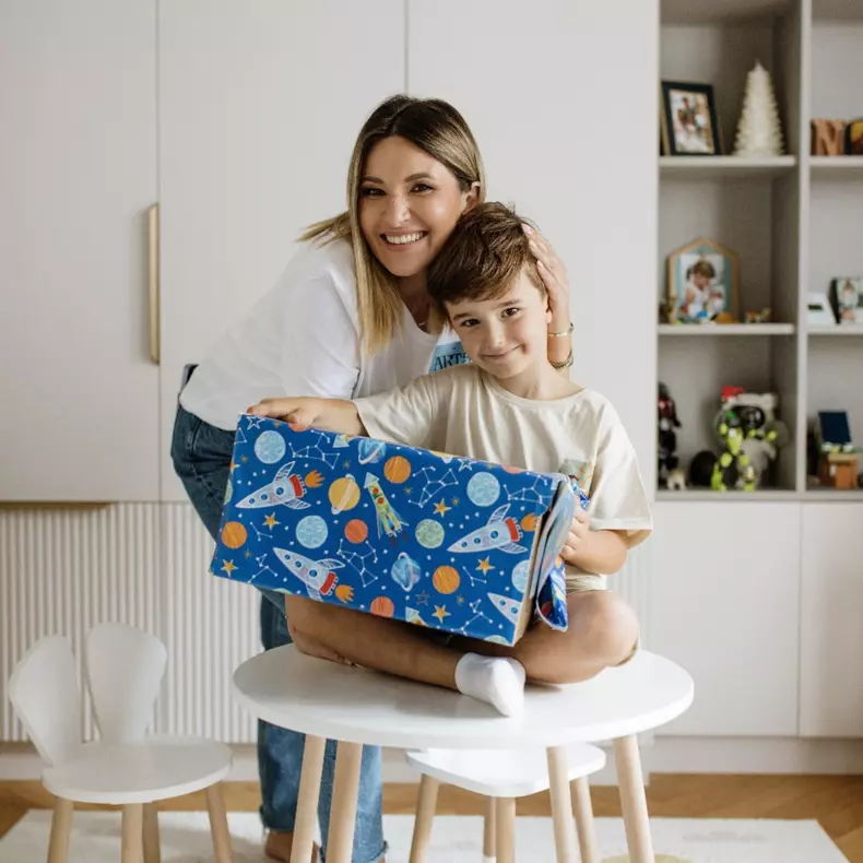 Ela Crăciun împreună cu Nicholas, fiul cel mic. Sursă foto: Arhivă personală