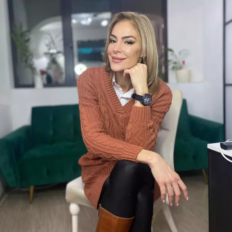 roxana-ciuhulescu