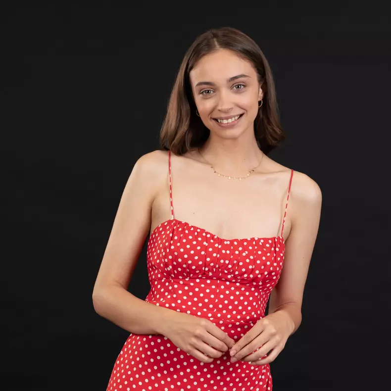 Teona Stavarachi spune că munca e mai importantă ca frumusețea. Sursă foto: Arhivă personală