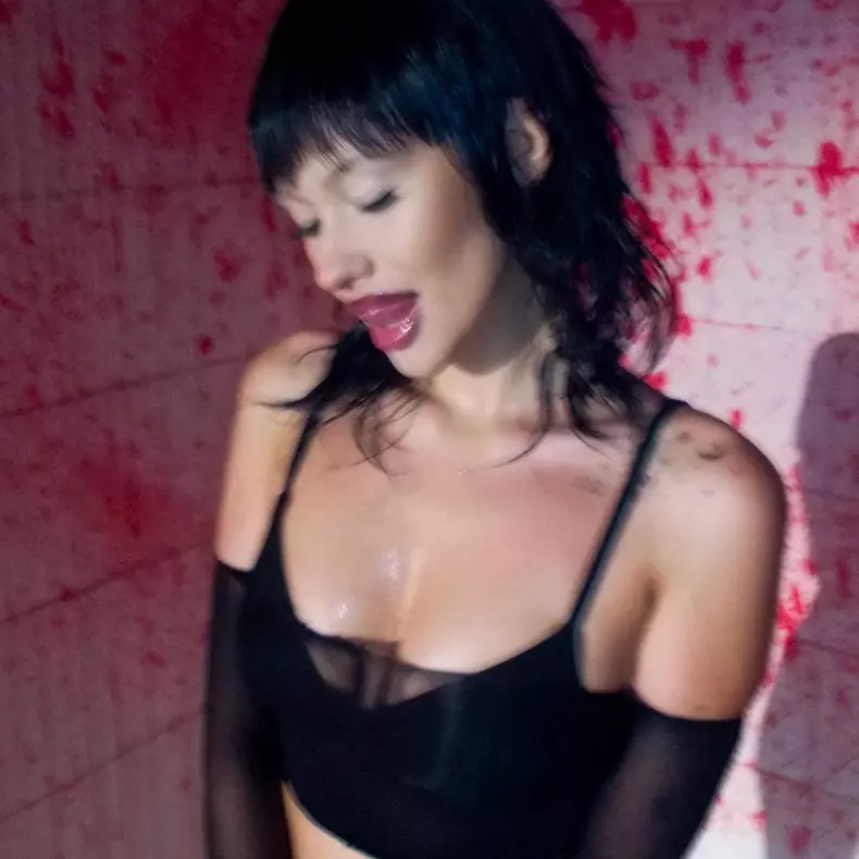 Erika Isac Boo Hoo (1)