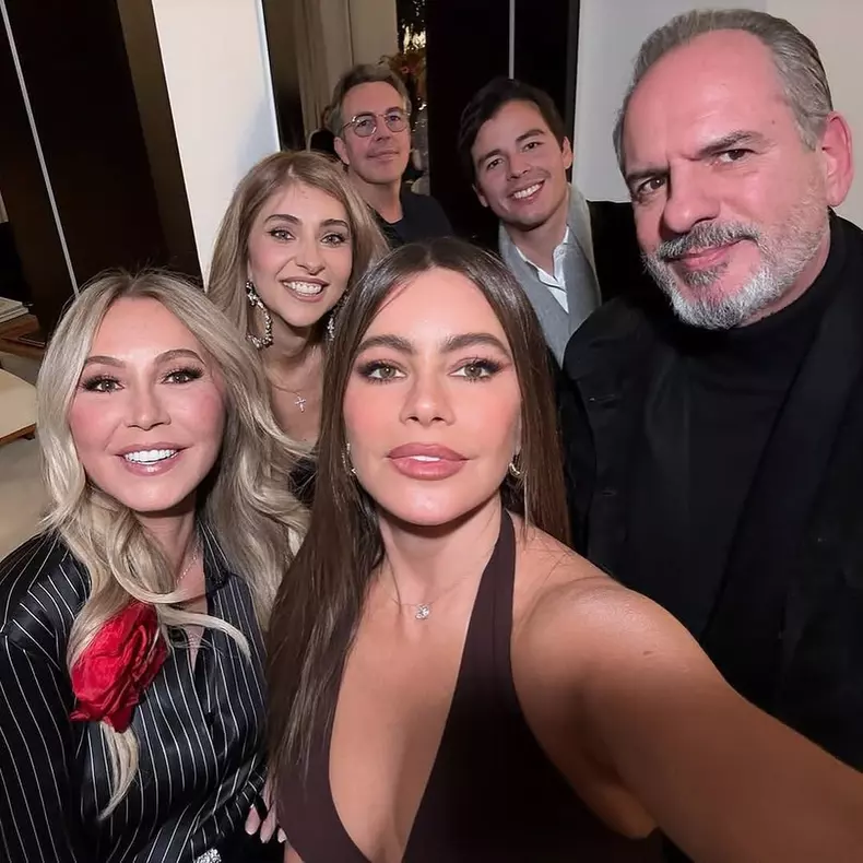 anastasia soare cu sofia vergara