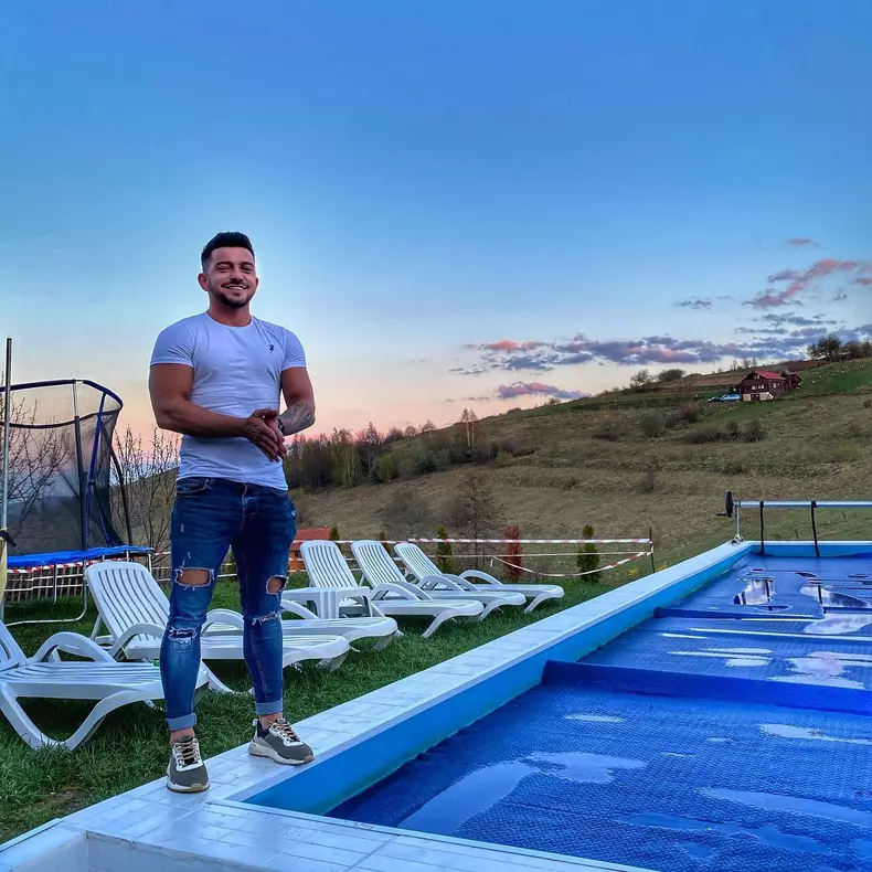andrei pernes la piscina