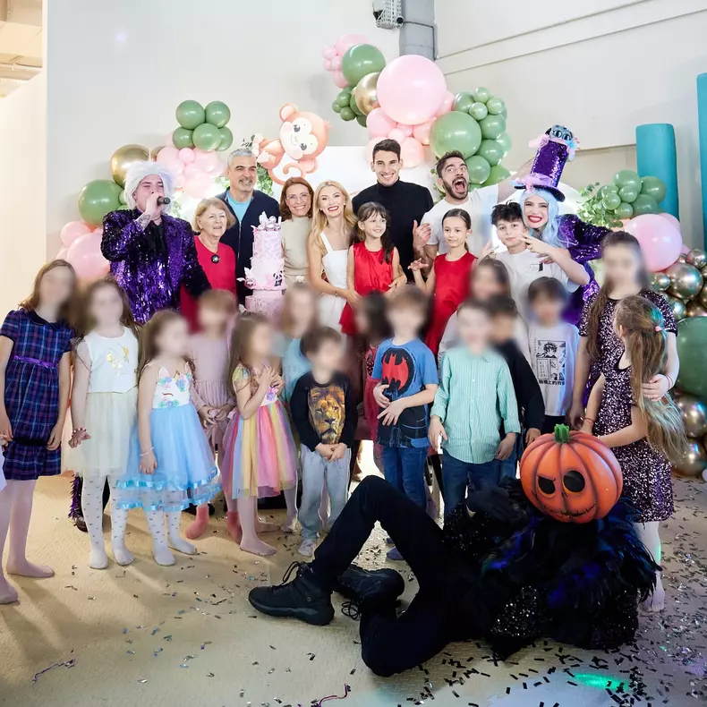 Andreea Bălan a organizat o petrecere spectaculoasă pentru aniversarea de 6 ani a fiicei mici, Clara (7)