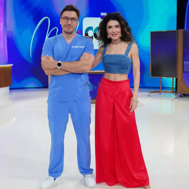 Carmen Brumă și medicul Mihail Pautov în platoul emisiunii „MediCOOL”