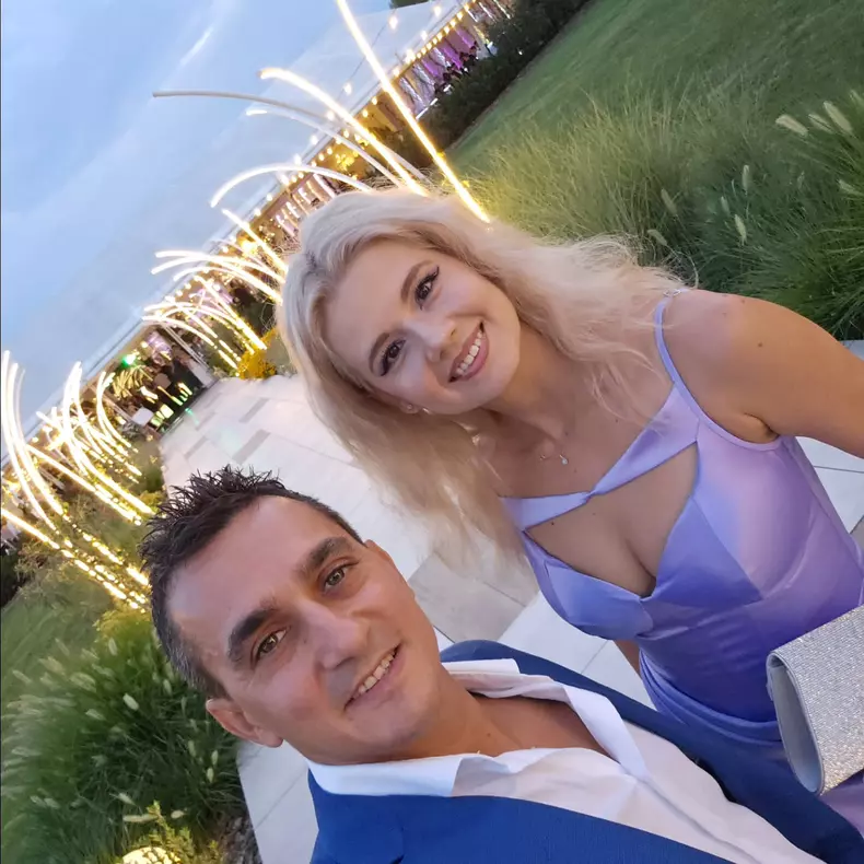 Marian Drăgulescu și logodnica lui, Simona Carmen