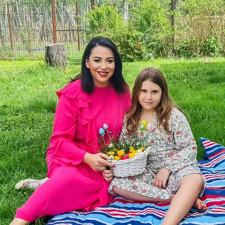 isabela si oana roman