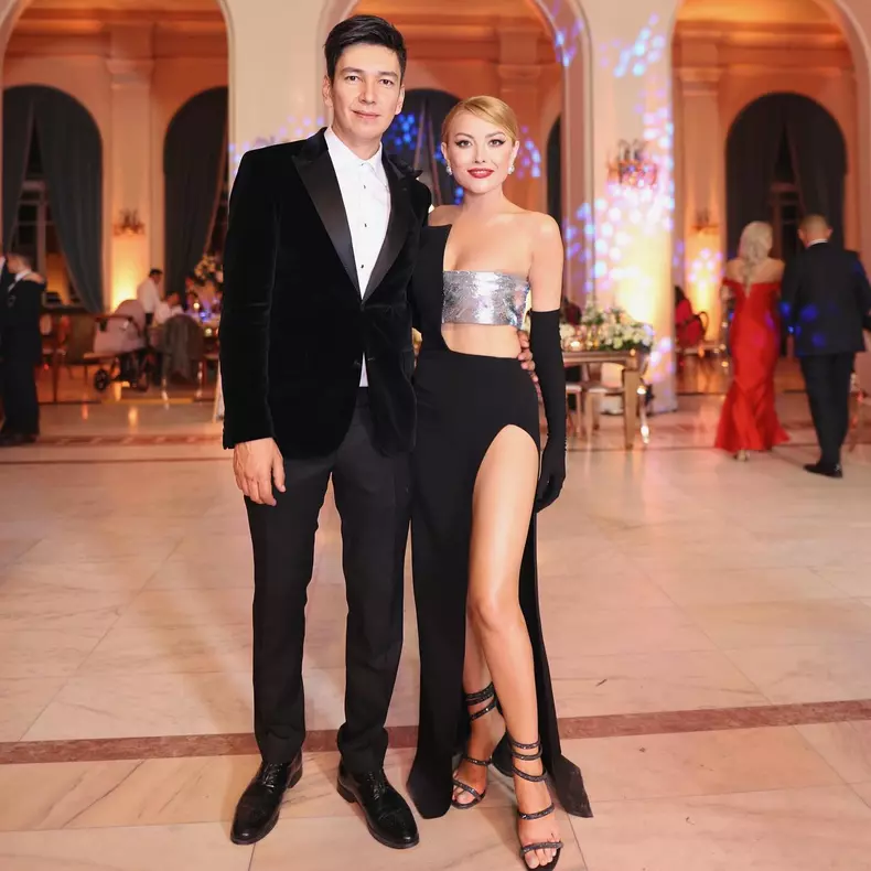 Elena Gheorghe, soțul ei, Cornel Ene, și copiii lor, Nicholas și Amelie (6)