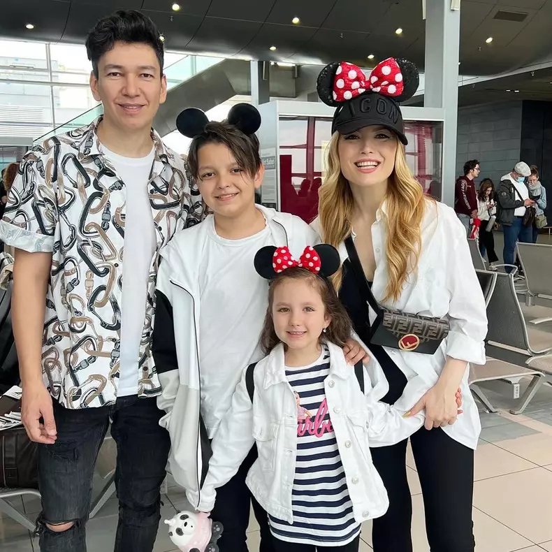 Elena Gheorghe, soțul ei, Cornel Ene, și copiii lor, Nicholas și Amelie (7)