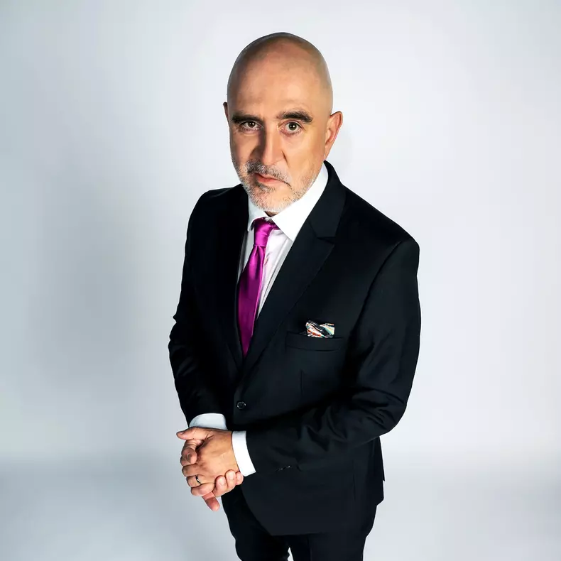 Răzvan Exarhu, prezentatorul emisiunii „La Bine și la Roast” de la Pro TV