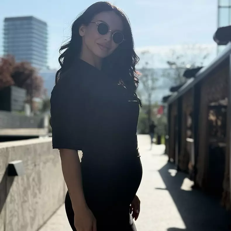 francisca cu ochelarti