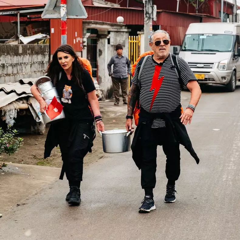 serghei cu mara in asia