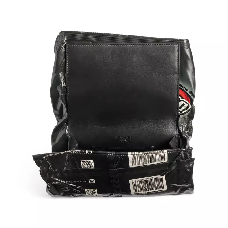 Portofel Balenciaga pungă de chipsuri mototolită (3)